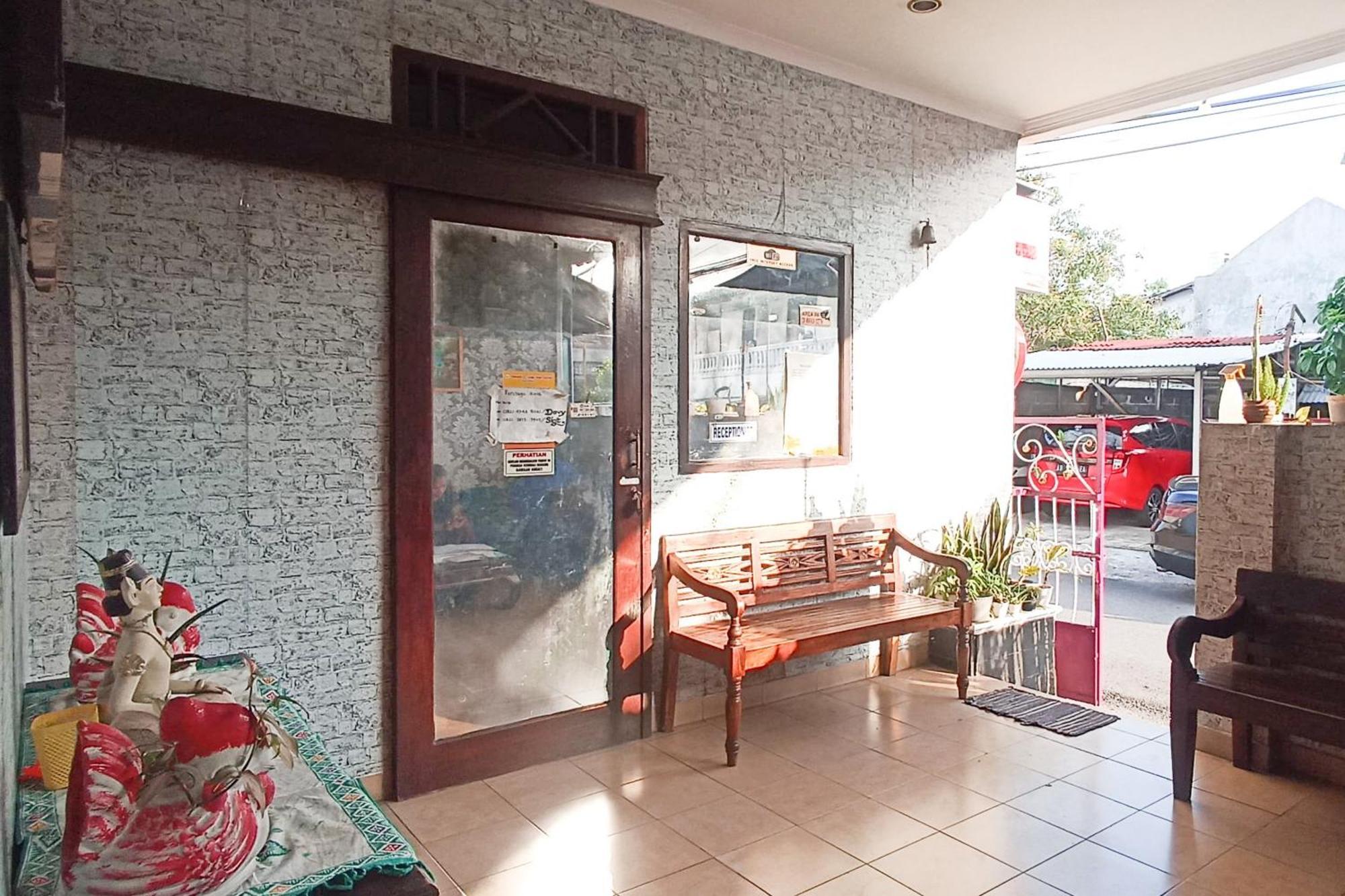 Trihakso Guest House Near Kaliurang Redpartner Sleman  Exteriör bild