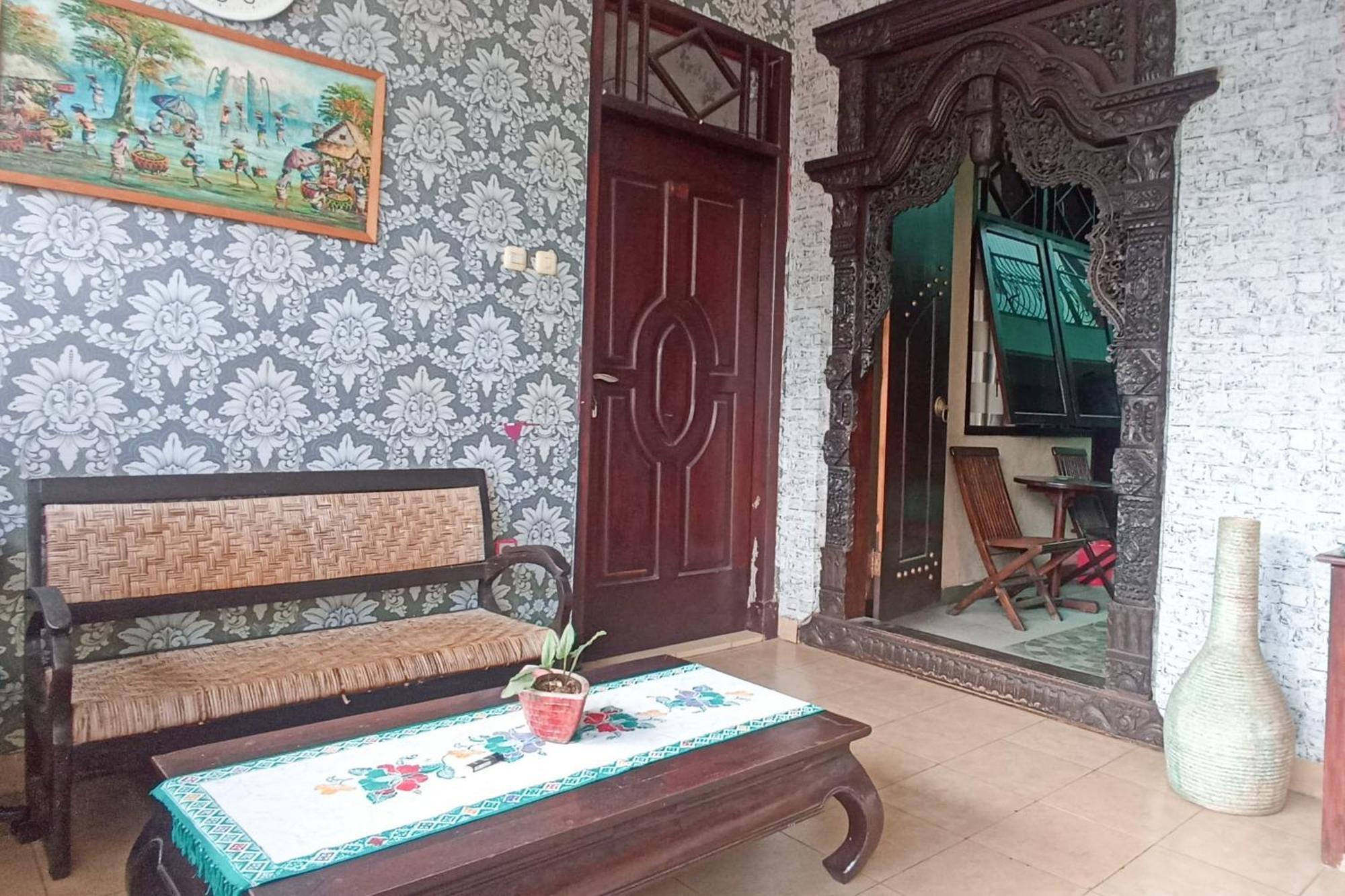 Trihakso Guest House Near Kaliurang Redpartner Sleman  Exteriör bild